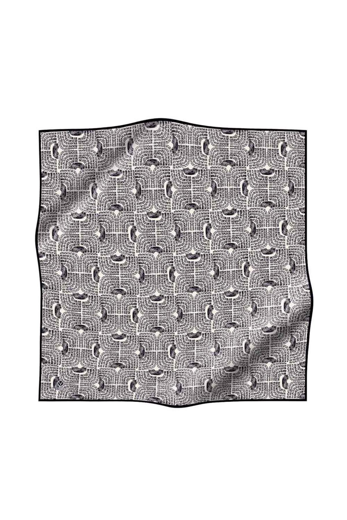 %100 Twill İpek Geometrik Desenli Siyah - Beyaz Renkli 90x90 Eşarp Dikim Şekli : El Dikişi