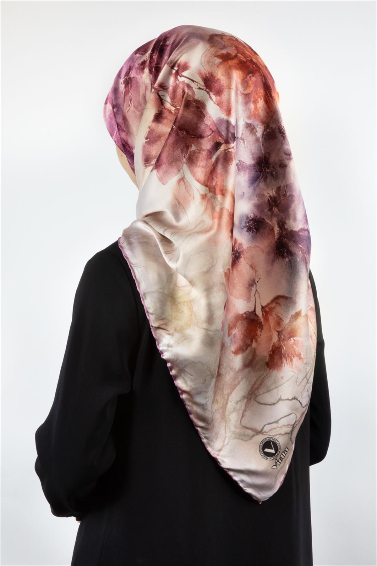 Rayon Sulu Boyalı Çiçek Desenli Pembe Renkli 90x90 Eşarp (İpek İçermez) Dikim Şekli : El Dikişi