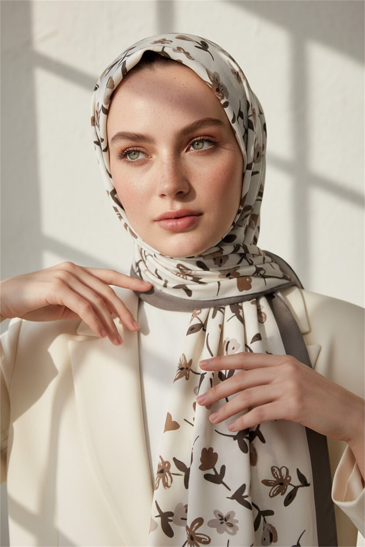 KREP ÇİÇEK DESENLİ TAŞ RENKLİ 75X195 KIRIŞMAZ ŞAL