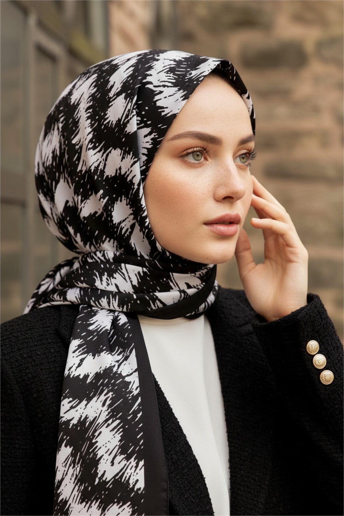 KREP GEOMETRİK DESENLİ SİYAH - BEYAZ RENKLİ 75X195 KIRIŞMAZ ŞAL