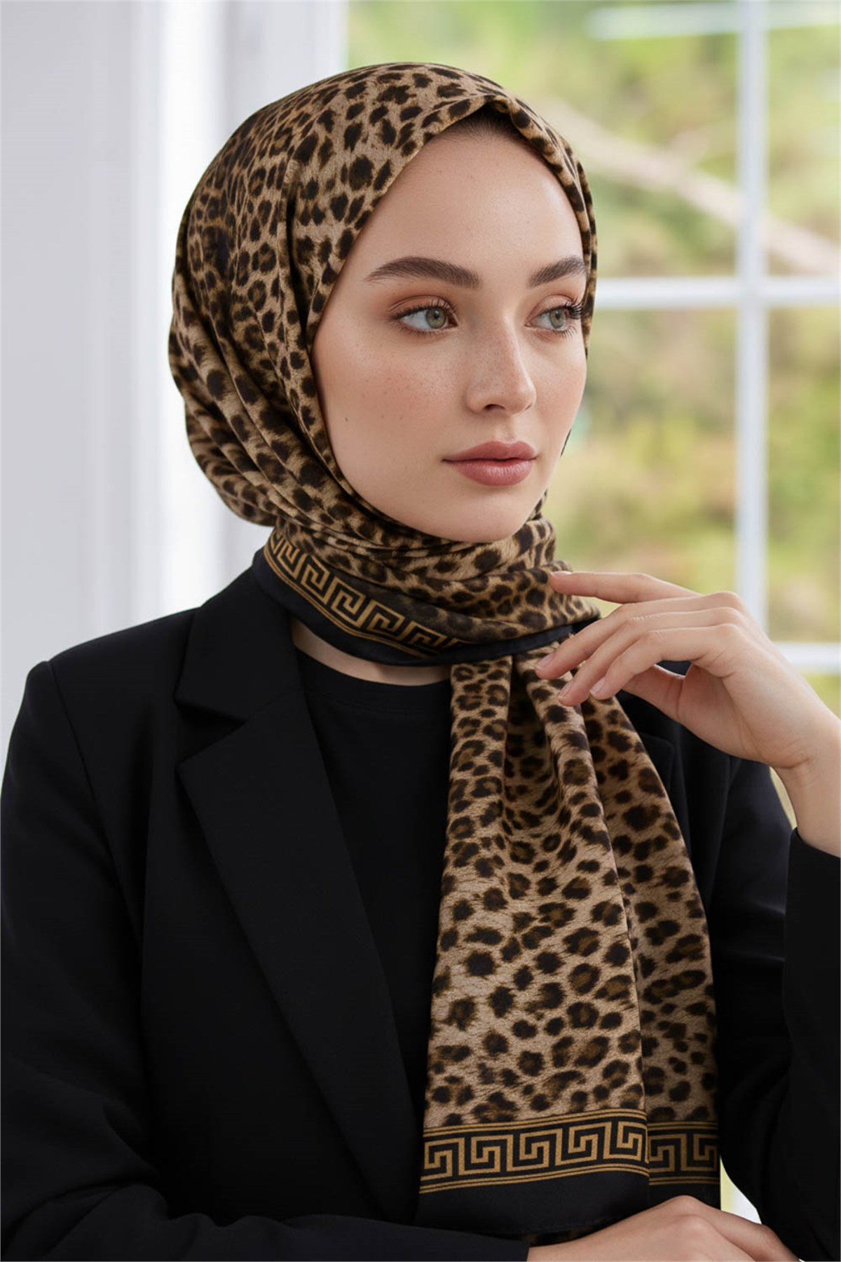 KREP BAROK BARDÜRLÜ LEOPAR DESENLİ HARDAL - SİYAH RENKLİ 75X195 KIRIŞMAZ ŞAL