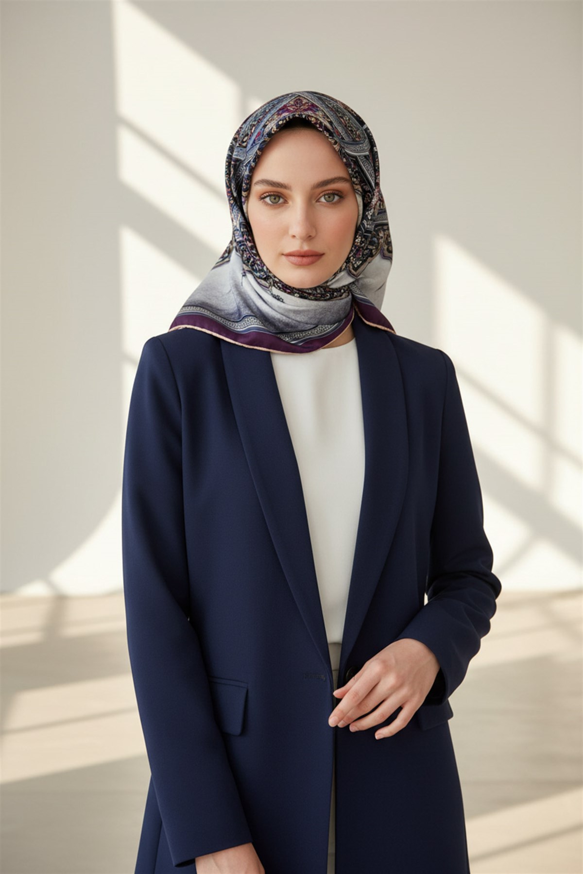 %100 Twill İpek Şal Desenli Mürdüm - Lacivert Renkli 90x90 Eşarp Dikim Şekli : El Dikişi