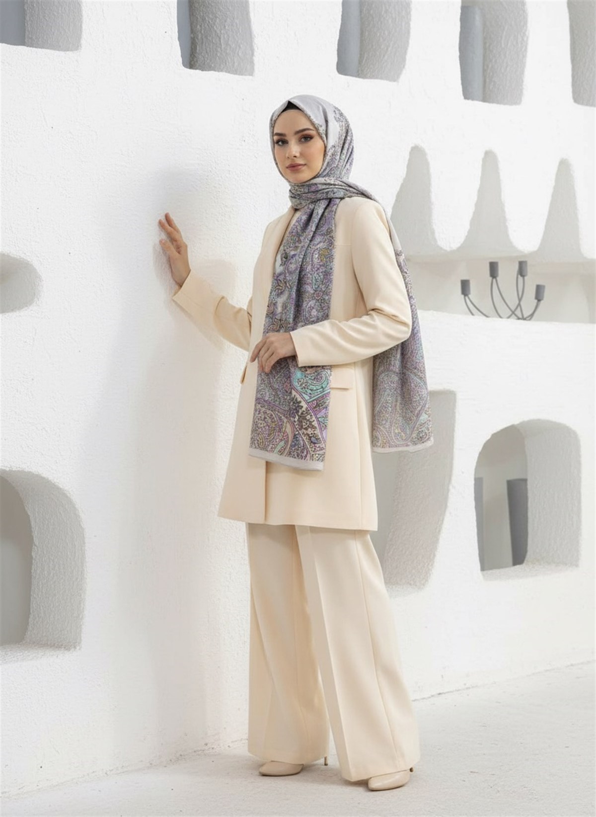%100 İpek Etnik Desenli Gümüş Renkli 92x210 Şal
