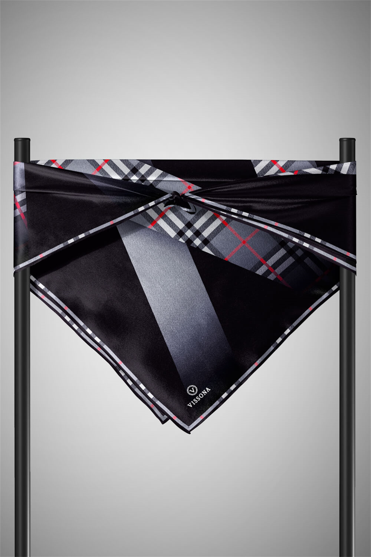 % 57 İPEK % 43 VİSKON Twill İpek Ekose Desenli Gri - Siyah Renkli 90x90 Eşarp Dikim Şekli : El Dikişi