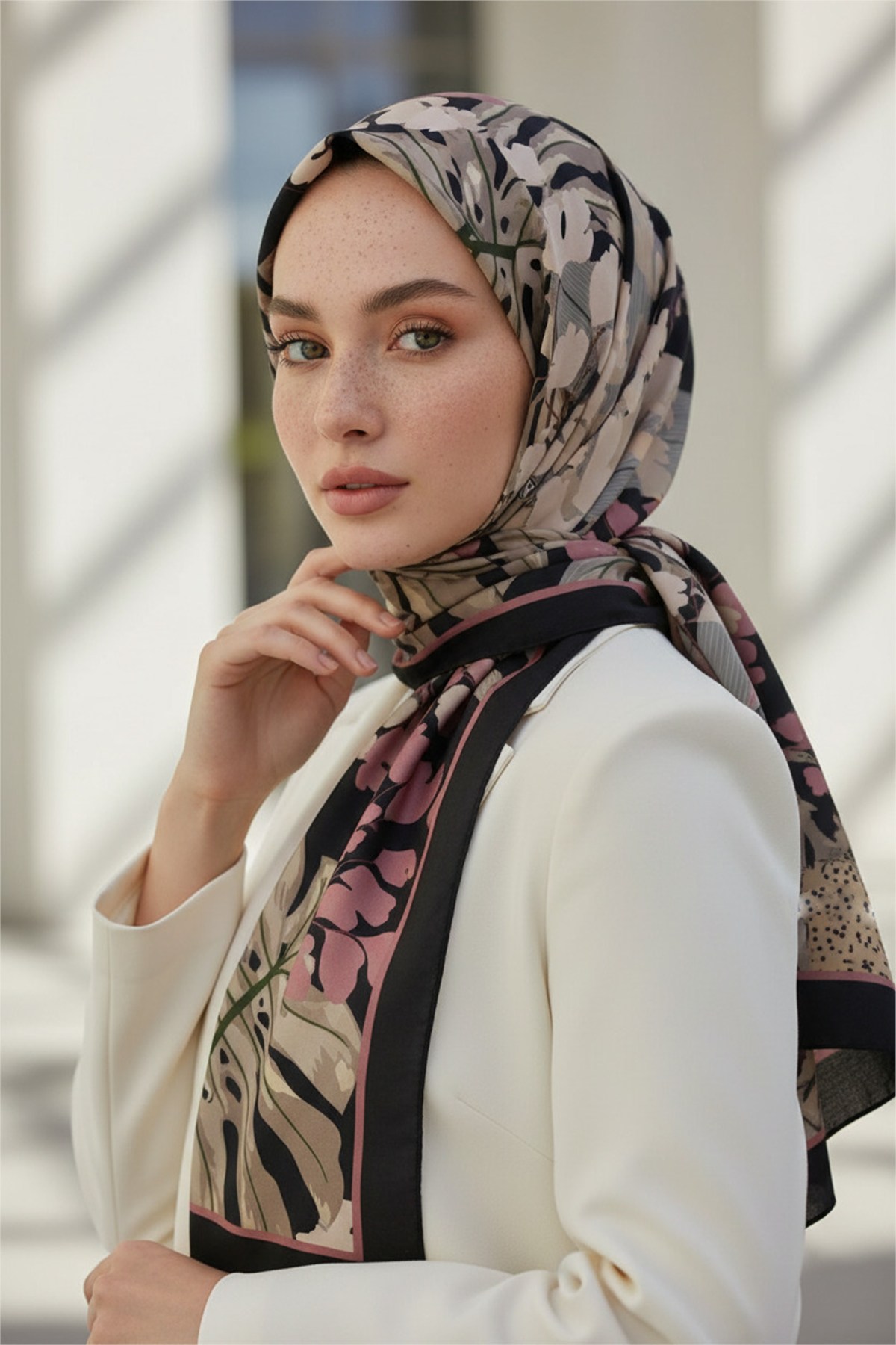 KREP YAPRAK DESENLİ GRİ - PUDRA RENKLİ 75X195 KIRIŞMAZ ŞAL