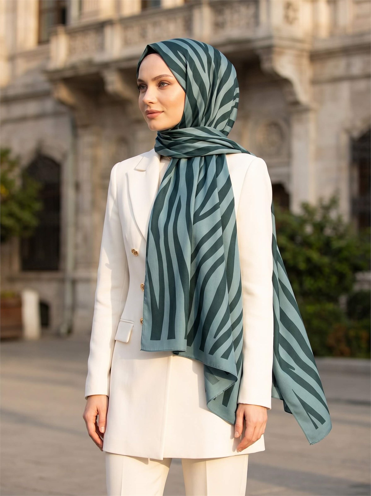 Kırışmaz Krep Şal Zebra Desenli Zümrüt Yeşili 75x190 cm – Kolay Şekil Alan