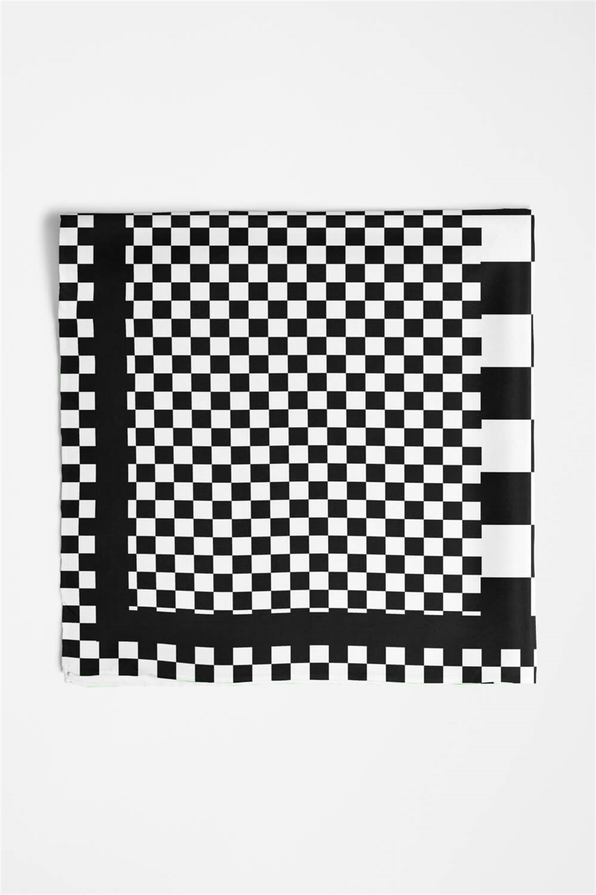 C119 Modabutik Köpek Bandanası Siyah Beyaz