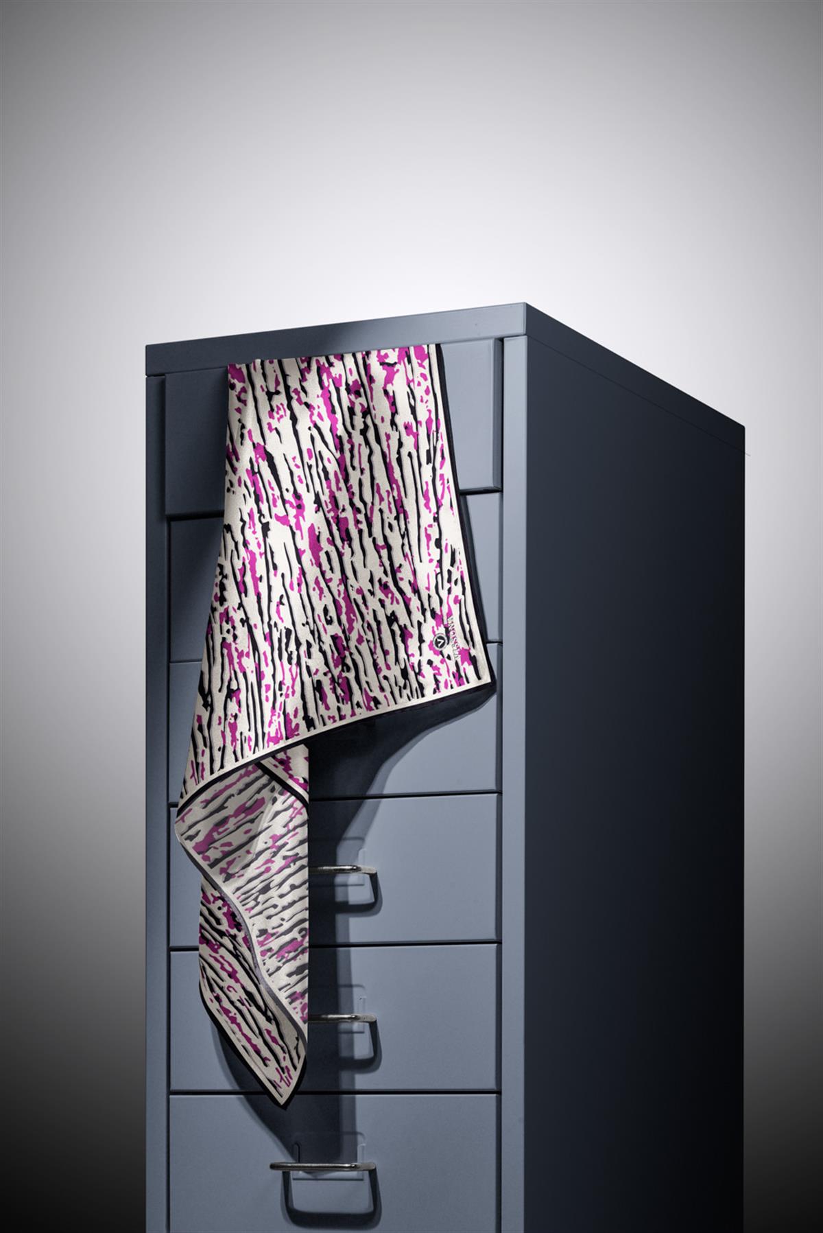 %100 Twill İpek Çizgi Desenli Krem - Fuşya Renkli 90x90 Eşarp Dikim Şekli : El Dikişi