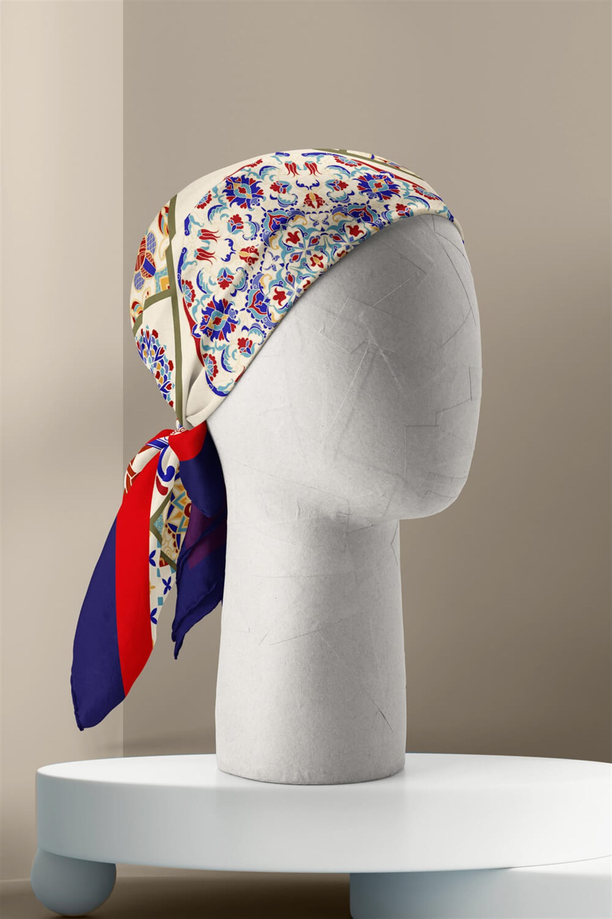 Violla G5 Kadın Lacivert Turuncu Çini Desenli 50x50 Bandana DG0835