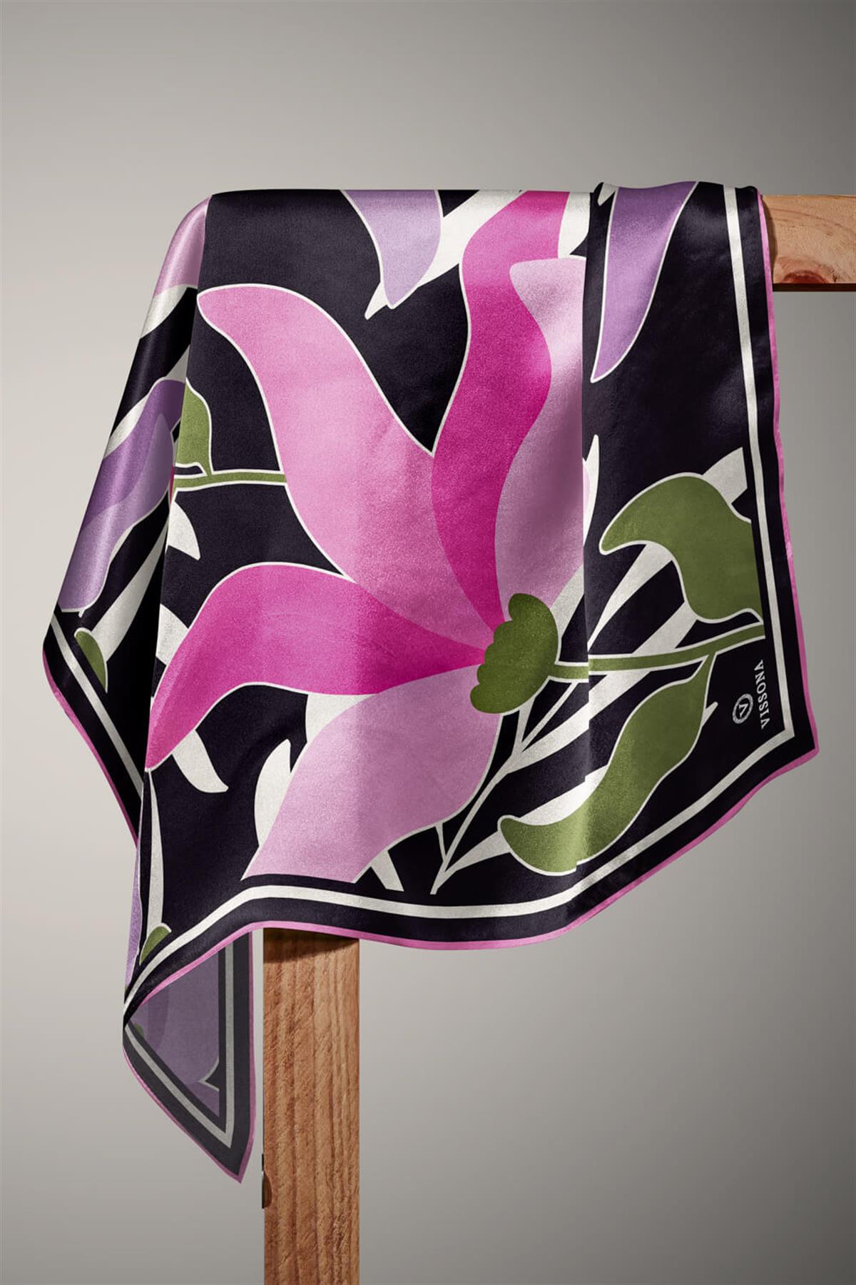 %100 Twill İpek Yaprak Desenli Lila - Pembe Renkli 90x90 Eşarp Dikim Şekli : El Dikişi