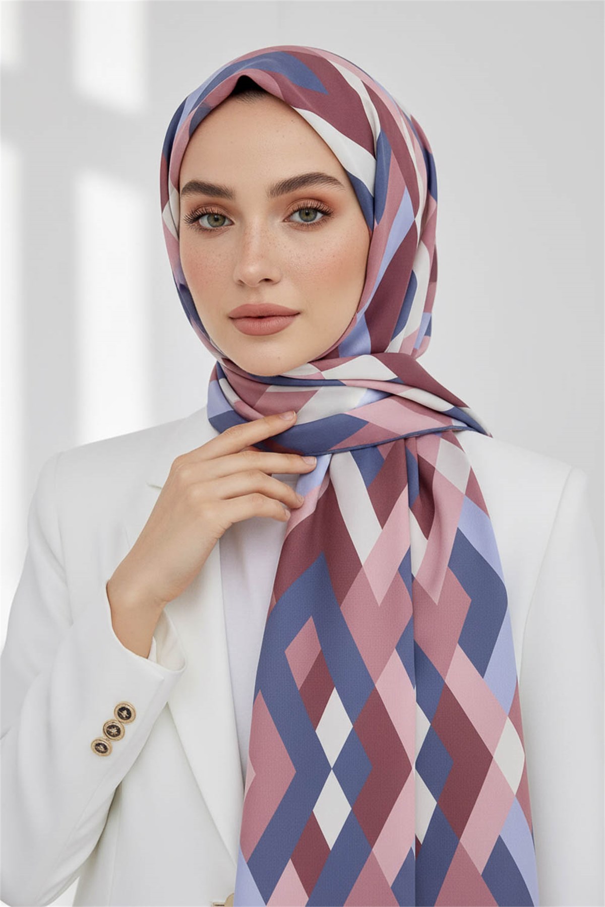 KREP GEOMETRİK DESENLİ PUDRA - İNDİGO RENKLİ 75X195 KIRIŞMAZ ŞAL