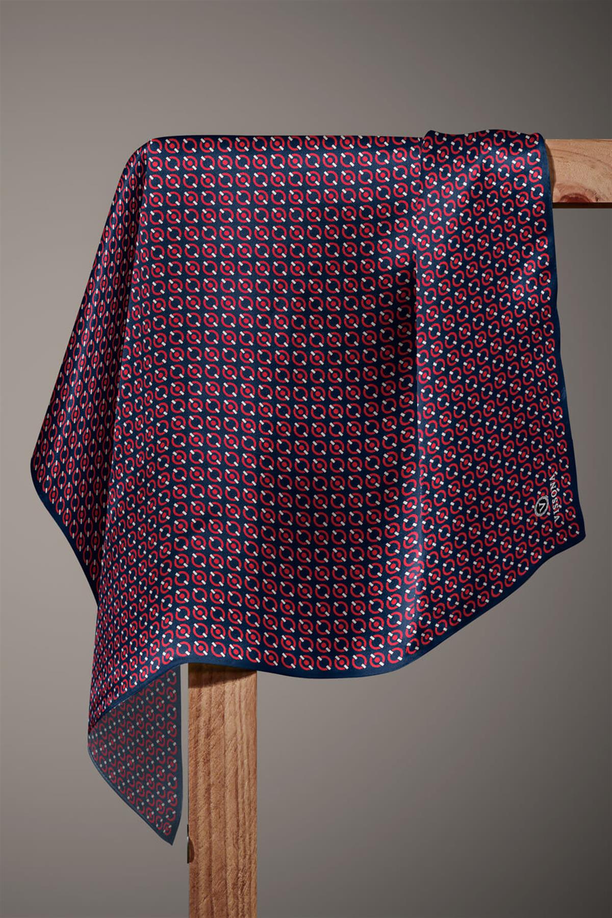 %100 Twill İpek Zincir Desenli Lacivert - Kırmızı Renkli 90x90 Eşarp Kenar Dikiş Şekli El Dikişli