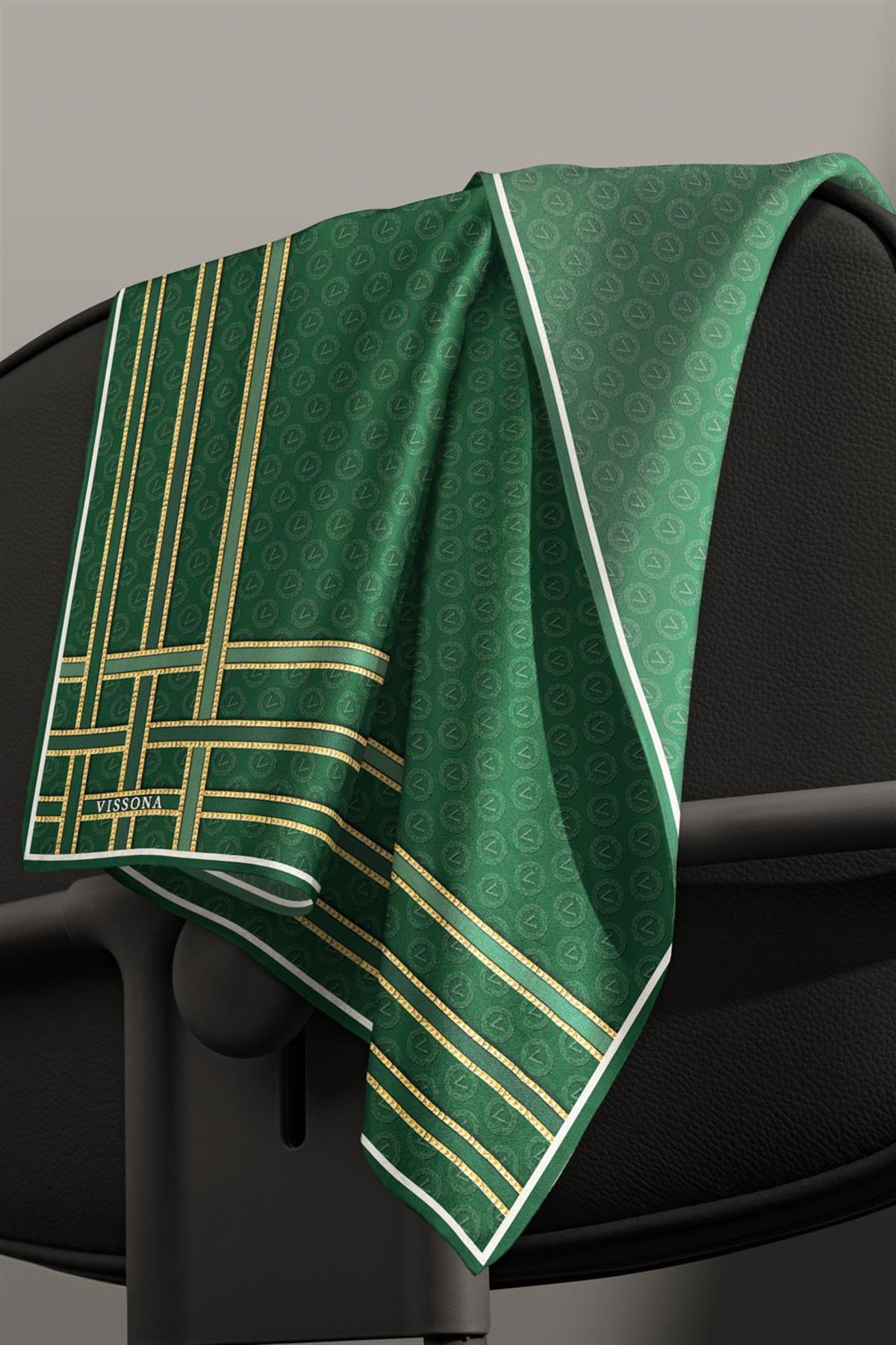 %100 Twill İpek Monogram Desenli Zümrüt Yeşili - Mint Yeşili Renkli 90x90 Eşarp Dikim Şekli : El Dikişi