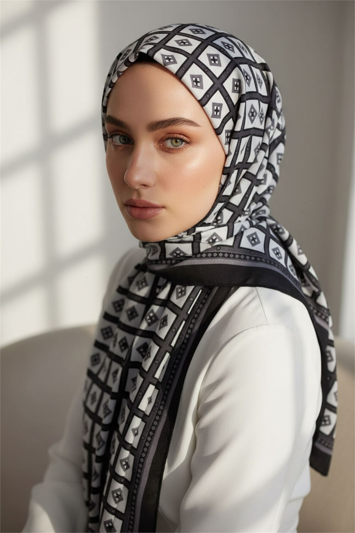 KREP KARE DESENLİ SİYAH - GRİ RENKLİ 75X195 KIRIŞMAZ ŞAL