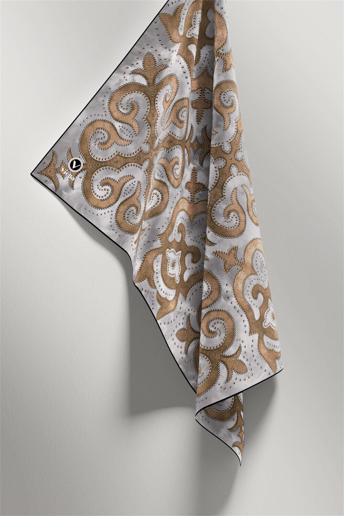 Twill Barok Desenli Gri - Bej Renkli 90x90 Eşarp (İpek İçermez) Kenar Dikiş Şekli El Dikişli