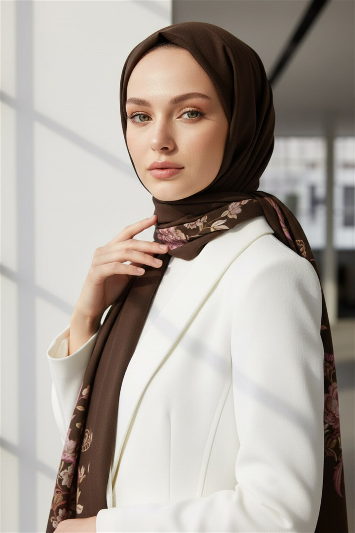 KREP NAKIŞ ÇİÇEK DESENLİ KAHVERENGİ RENKLİ 75X195 KIRIŞMAZ ŞAL