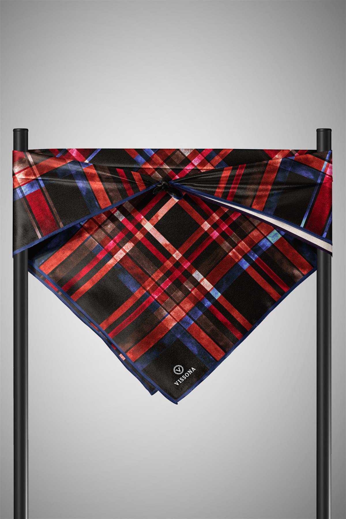 %100 Twill İpek Ekose Desenli Siyah - Kırmızı Renkli 90x90 Eşarp Kenar Dikiş Şekli El Dikişli