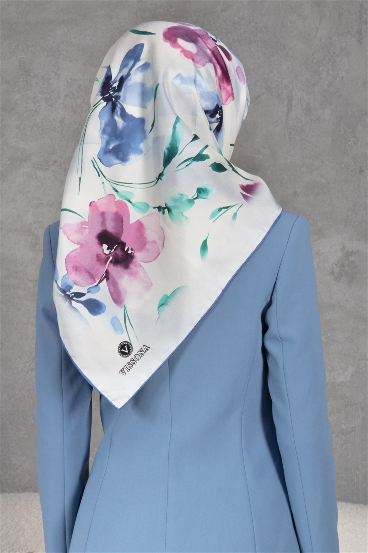 %100 Twill İpek Çiçek Desenli Gül Kurusu - İndigo Renkli 90x90 Dikim Şekli : El Dikişi Eşarp