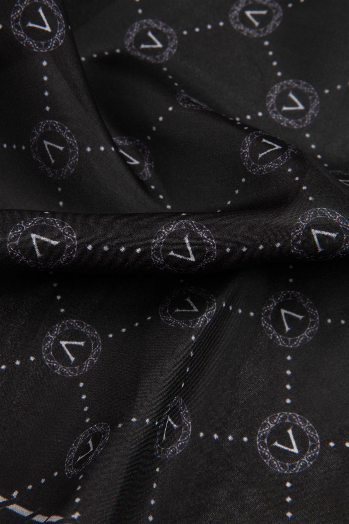 % 100 İpek V Logo Desenli Siyah - Gri Renkli 90x210 Şal