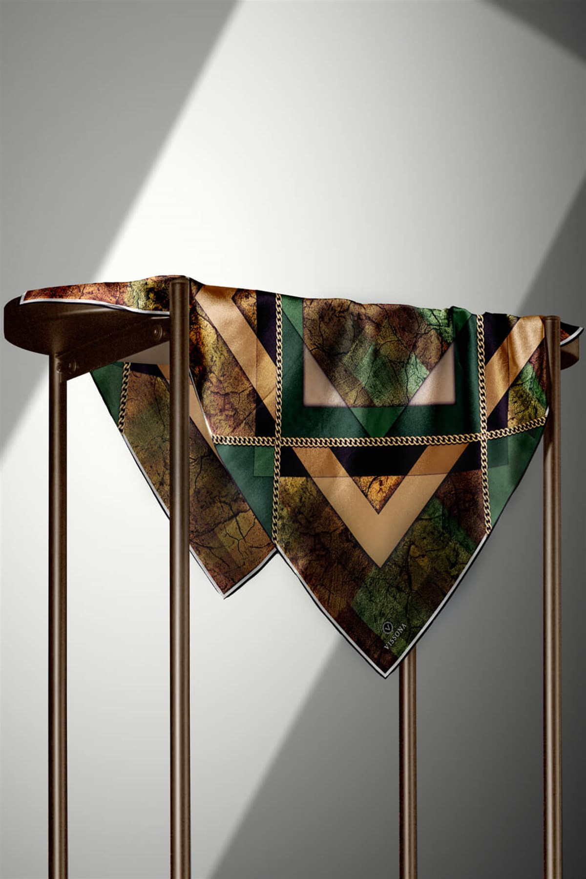 %100 Twill İpek Taş Efekti Desenli Zümrüt - Siyah Renkli 90x90 Eşarp Dikim Şekli : El Dikişi