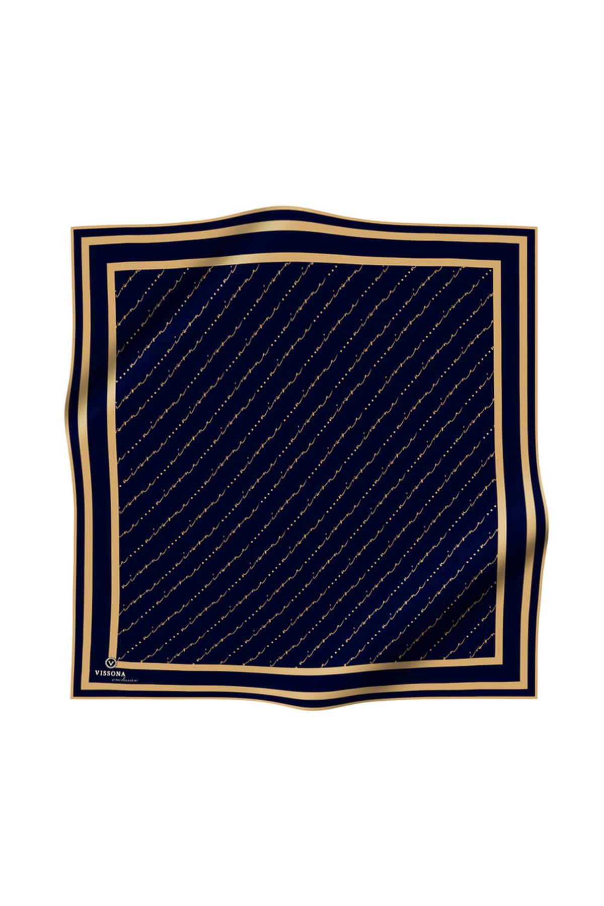 %100 Twill İpek El Yazısı Vissona Desenli Lacivert - Gold Renkli Daha Tok Exclusive Serisi 90x90 Eşarp Kenar Dikiş Şekli : El Dikişi