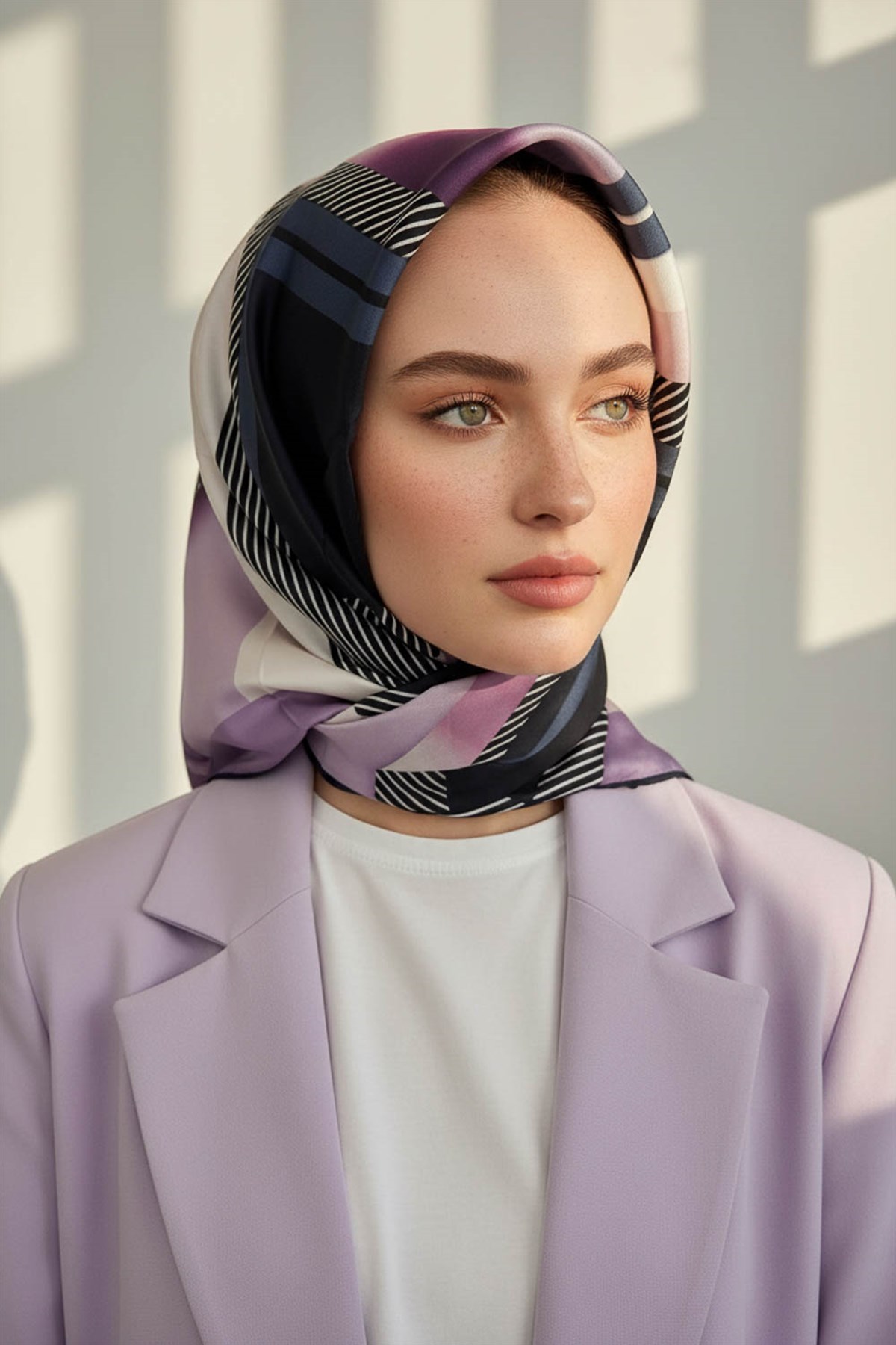 %100 Twill İpek Zebra Desenli Lila - Lacivert Renkli 90x90 Eşarp Dikim Şekli : El Dikişi