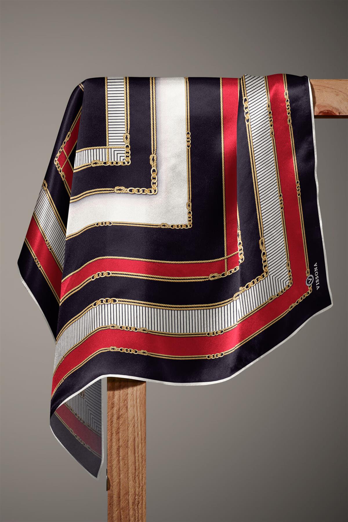 %100 Twill İpek Zincir Detaylı Geometrik Desenli Bordo - Siyah Renkli 90x90 Eşarp Dikim Şekli : El Dikişi