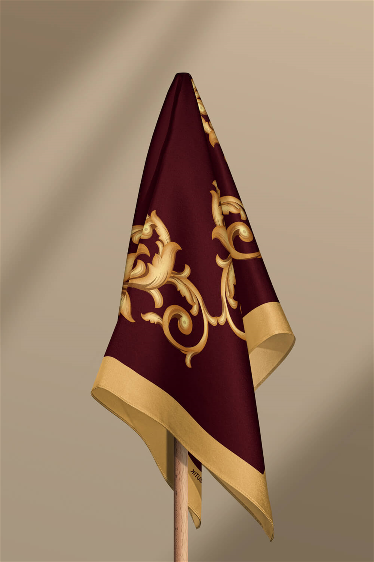 C81 Kadın Kırmızı Sarı Sultan Desenli 50x50 Bandana HYL DG0822-22
