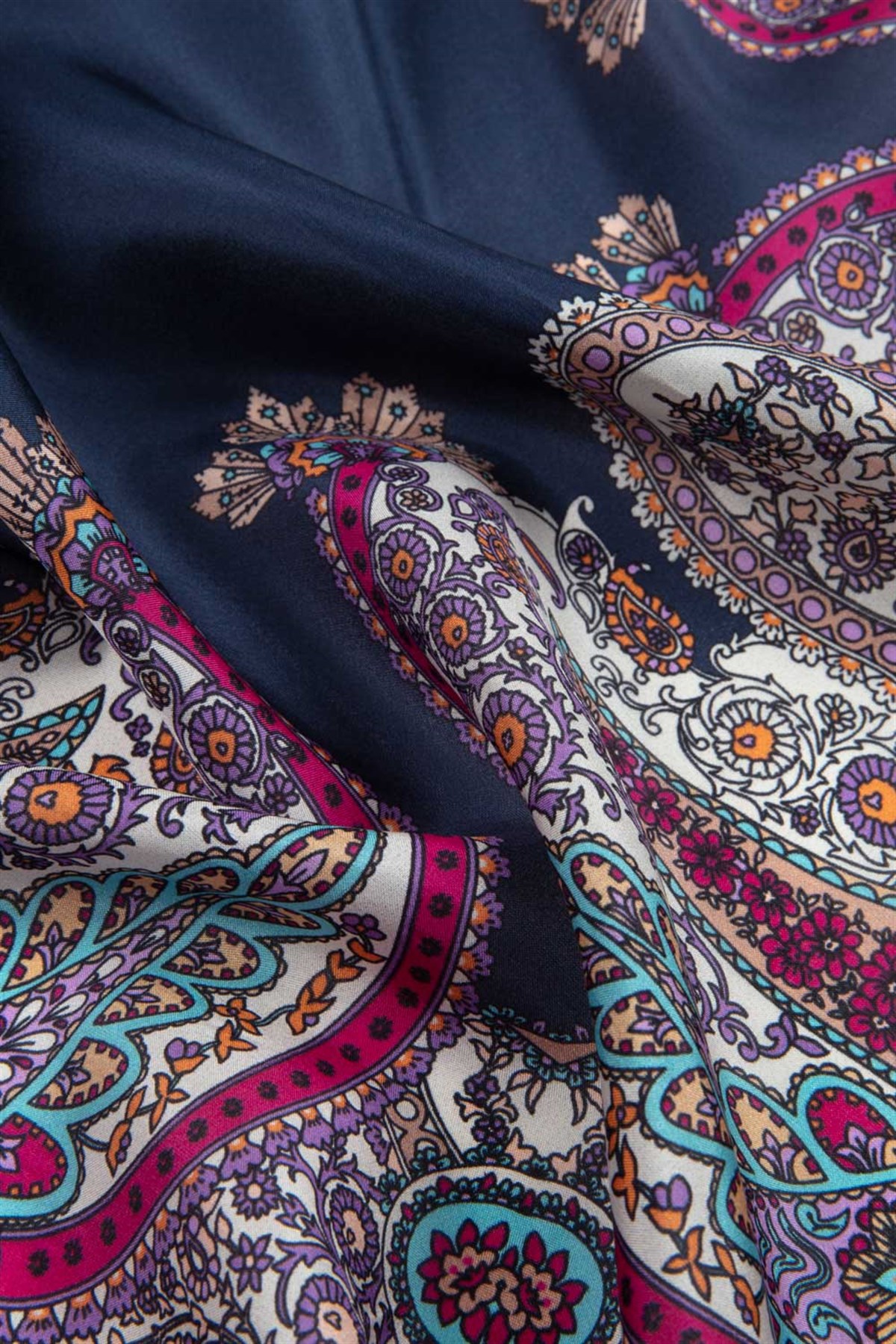 100% İpek Etro Desenli Lacivert Renkli 92x210 Şal