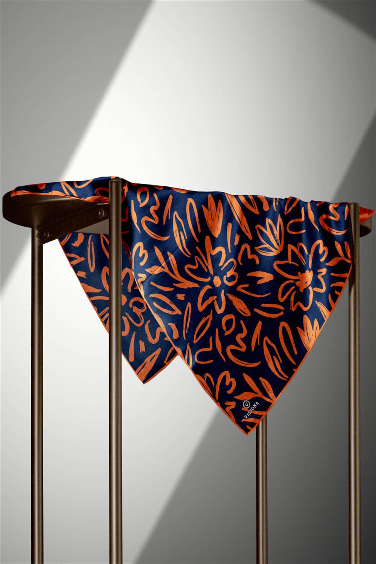 %100 Twill İpek Büyük Çiçek Desenli Lacivert - Turuncu Renkli 90x90 Eşarp Dikim Şekli : El Dikişi