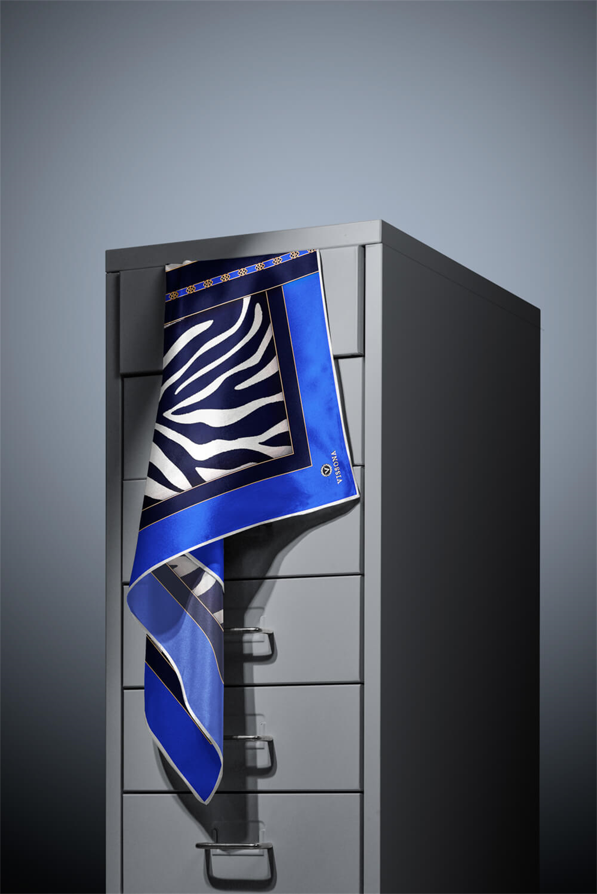 %100 Twill İpek Zebra Desenli Saks - Lacivert  Renkli 90x90 Eşarp Kenar Dikiş Şekli El Dikişli