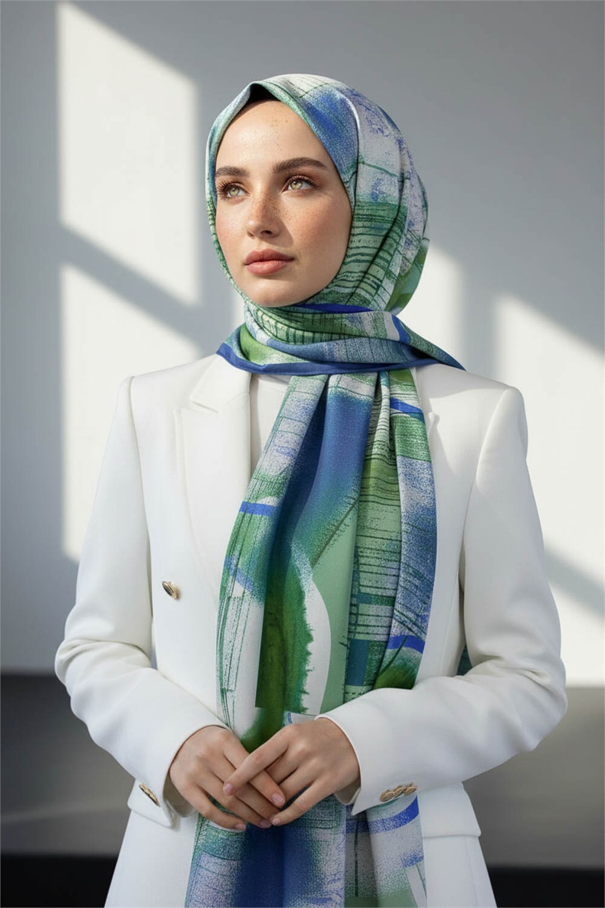 KREP GEOMETRİK DESENLİ SAKS RENKLİ 75X195 KIRIŞMAZ ŞAL