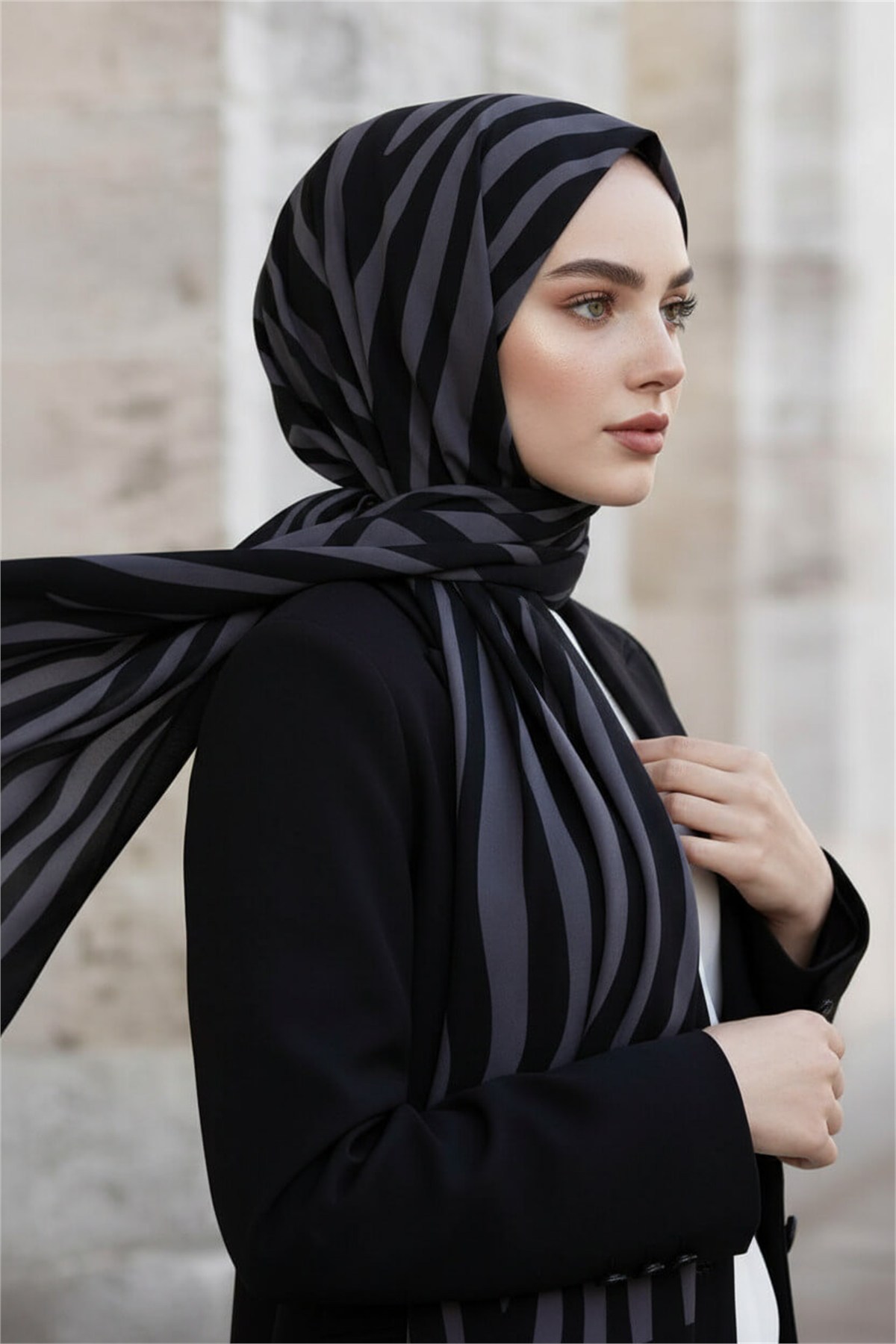 Kırışmaz Krep Şal Zebra Desenli Siyah Füme 75x190 cm – Kolay Şekil Alan
