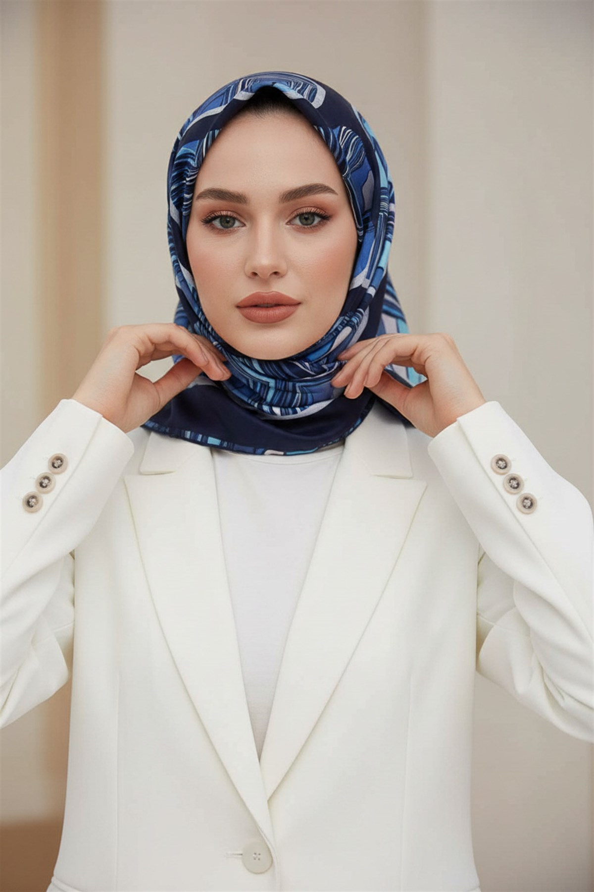 %100 Twill İpek Geometrik Kare Desenli İndigo - Lacivert Renkli 90x90 Eşarp Dikim Şekli : El Dikişi
