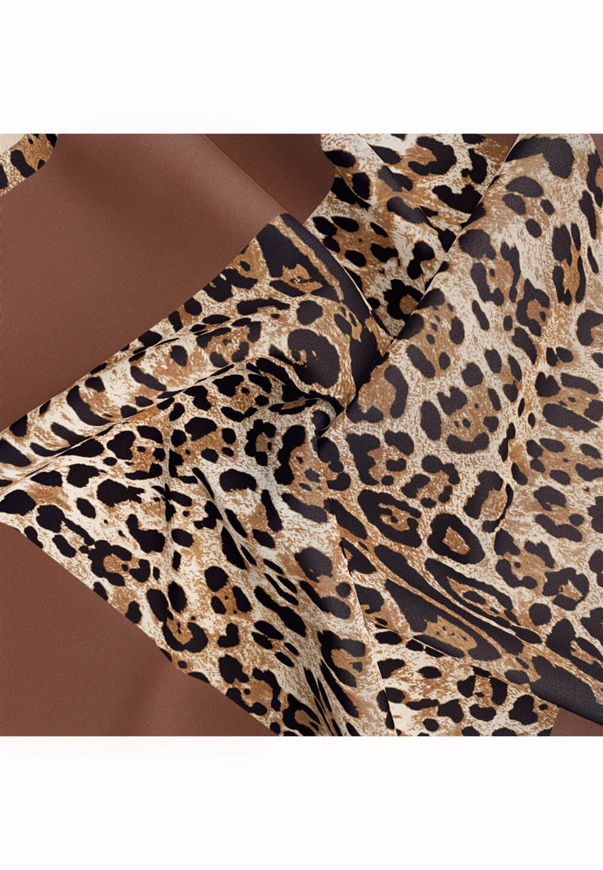 %100 Twill İpek Leopar Desenli Sütlü Kahve Renkli 90x90 Eşarp Dikim Şekli : El Dikişi