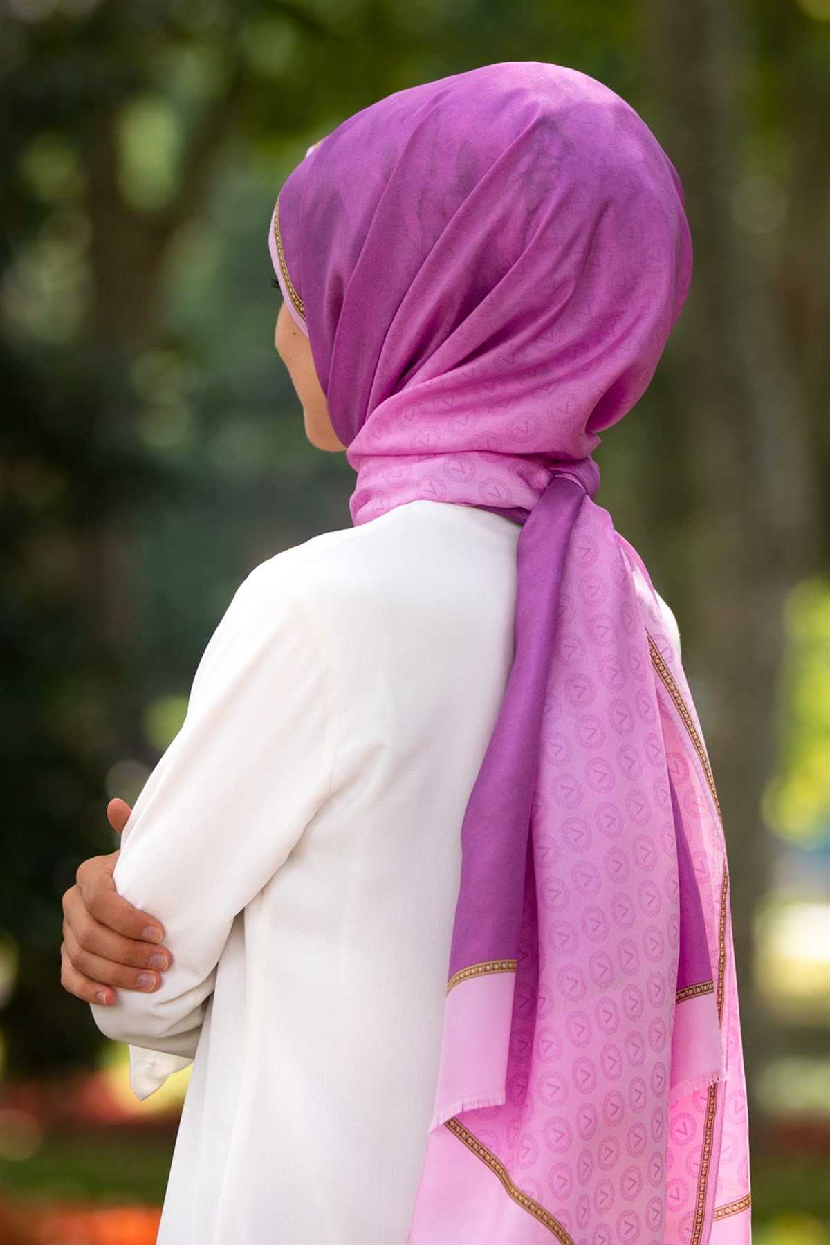 %100 İpek Degradeli Ve Monogram Desenli Pembe - Gold Renkli 92x210 Şal