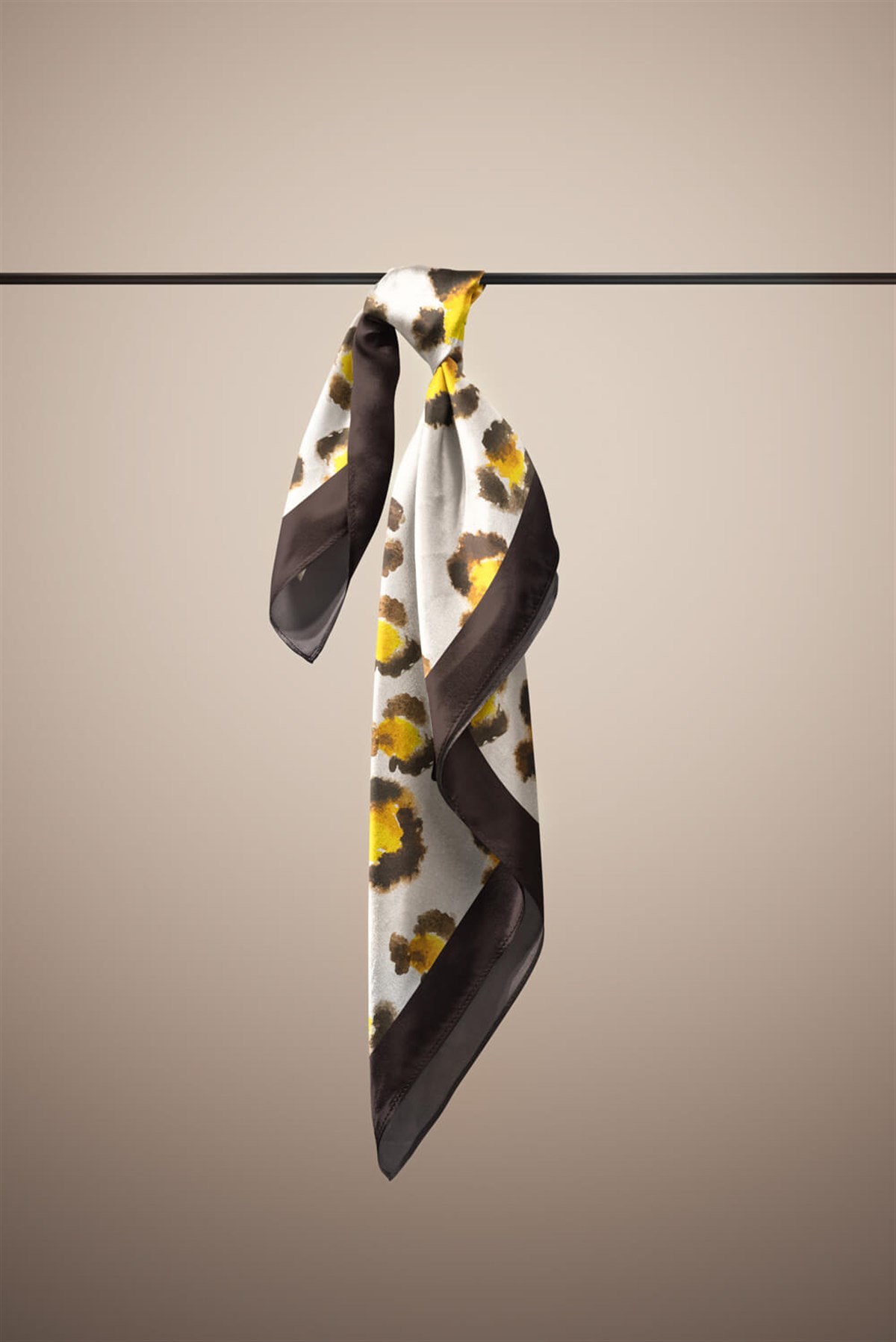 Violla D49 Kadın Egzotik Desenli Bandana 50x50 Sarı DG0287-22