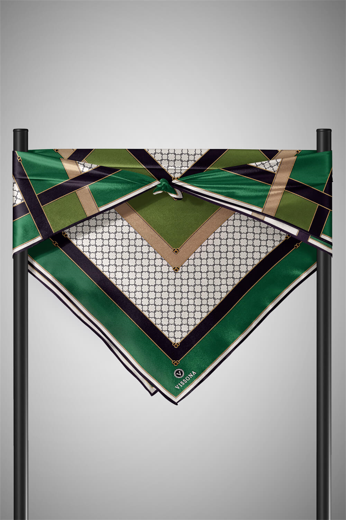 %100 Twill İpek Geometrik Desenli Zümrüt Yeşili - Siyah Renkli 90x90 Eşarp Dikim Şekli : El Dikişi