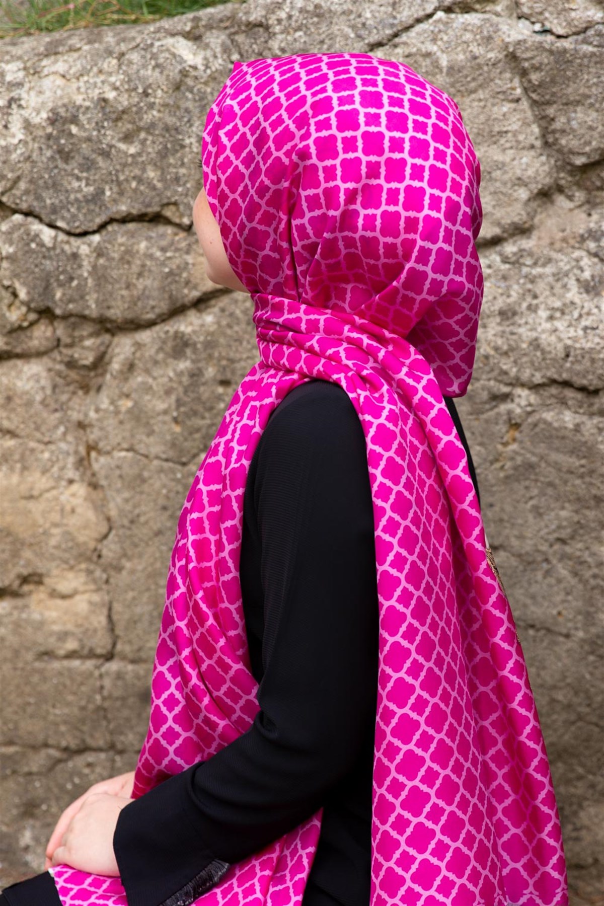 %100 İpek Yaprak Desenli Fuşya - Gold Renkli 92x210 Şal