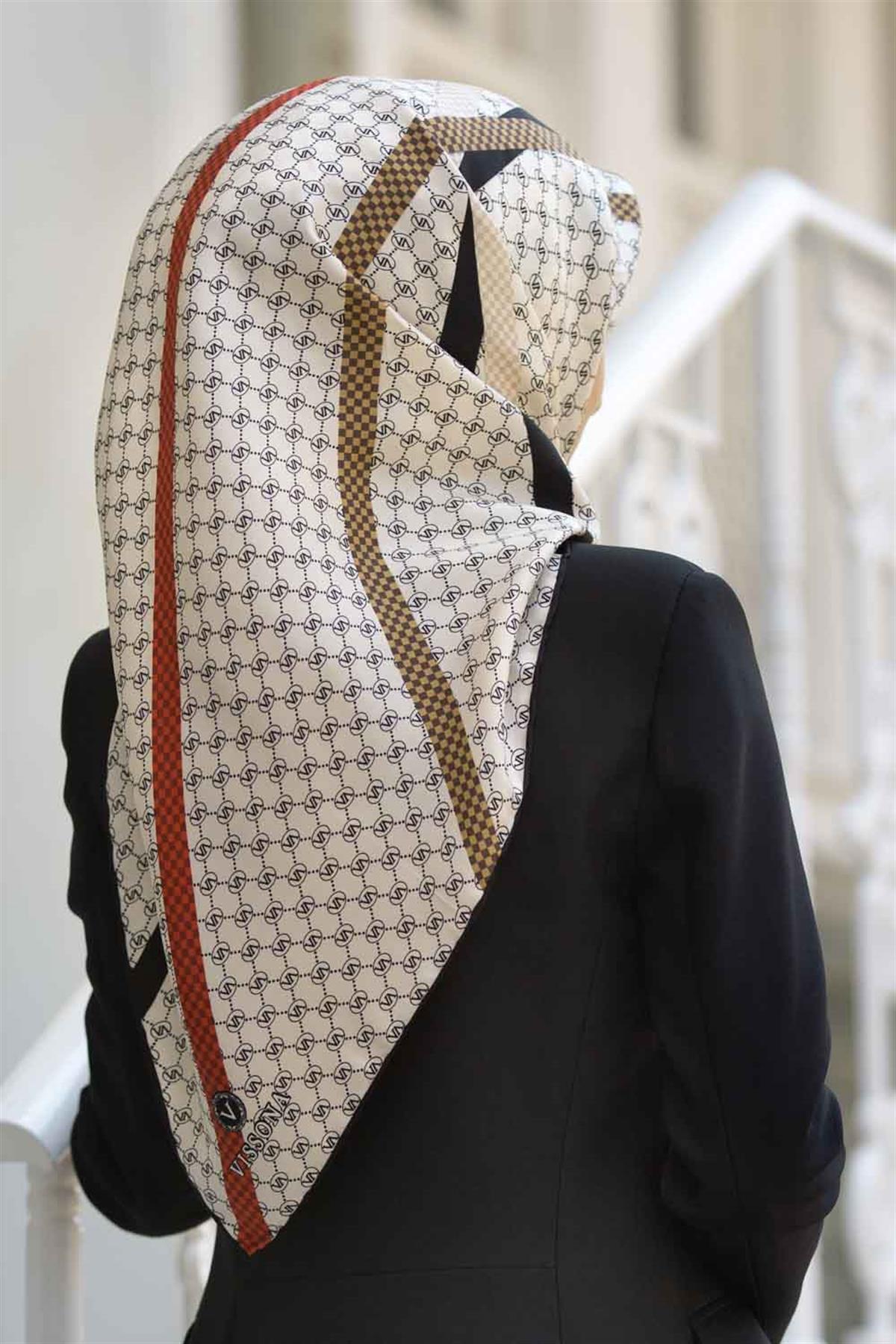 %100 Twill İpek Monogram Ve Şerit Desenli Taba - Siyah Renkli 90x90 Eşarp Dikim Şekli : El Dikişi