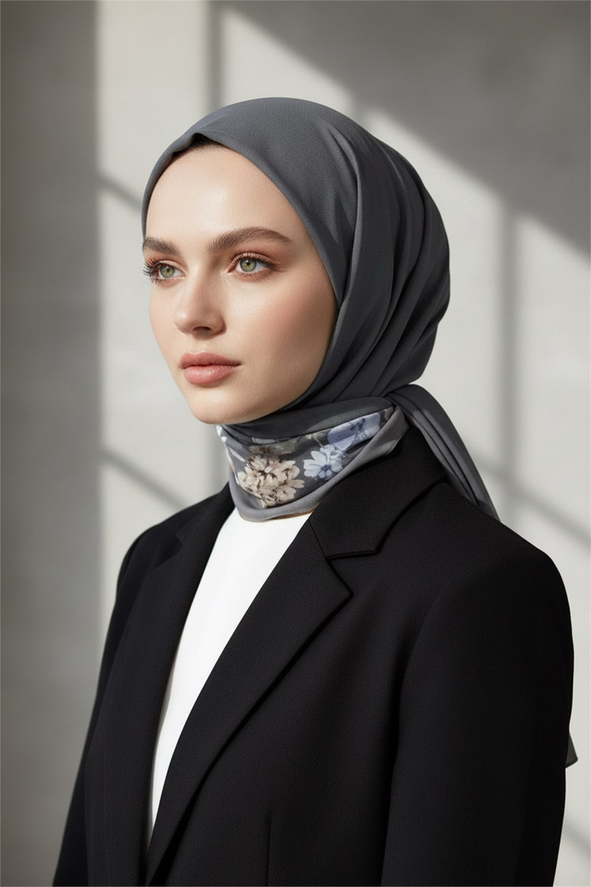 KREP ÇİÇEK DESENLİ GRİ RENKLİ 75X195 KIRIŞMAZ ŞAL