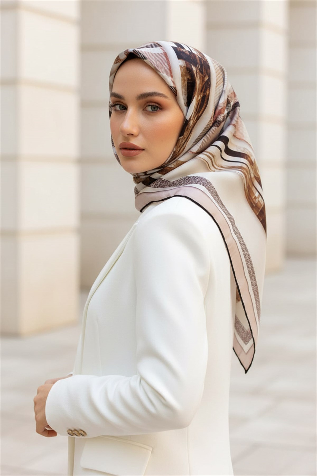 %100 Twill İpek Ekose Desenli Pudra - Gri Renkli 90x90 Eşarp Dikim Şekli : El Dikişi