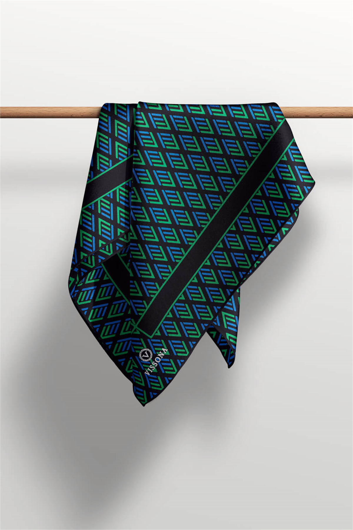 % 57 İPEK % 43 VİSKON Twill İpek Geometrik Desenli Zümrüt Yeşili - Saks Renkli 90x90 Eşarp Dikim Şekli : El Dikişi