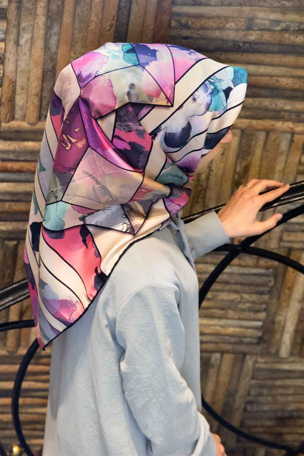 %100 Twill İpek Bahar Çiçekleri Desenli Lila - Su Yeşili Renkli 90x90 Eşarp Kenar Dikiş Şekli El Dikişli