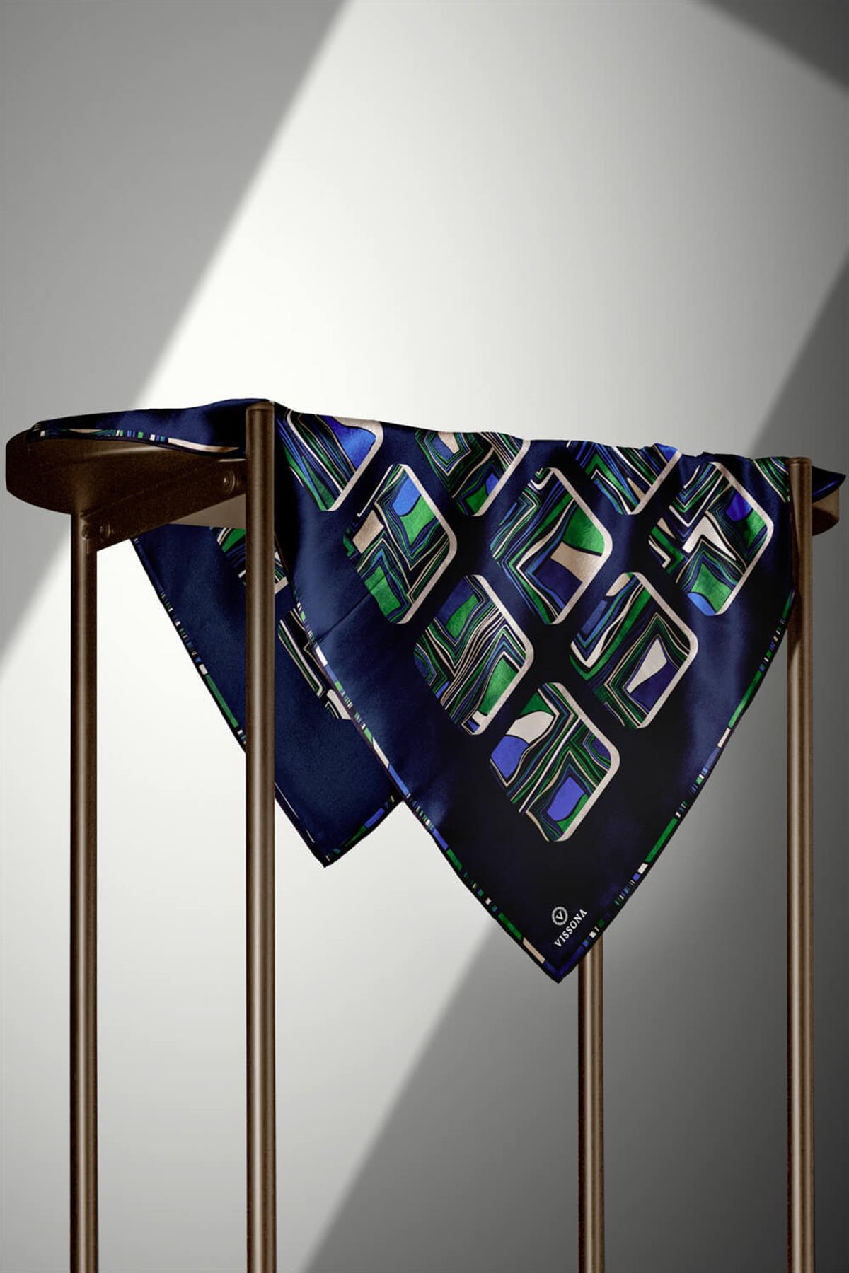 %100 Twill İpek Geometrik Kare Desenli Lacivert - Zümrüt Yeşili Renkli 90x90 Eşarp Dikim Şekli : El Dikişi