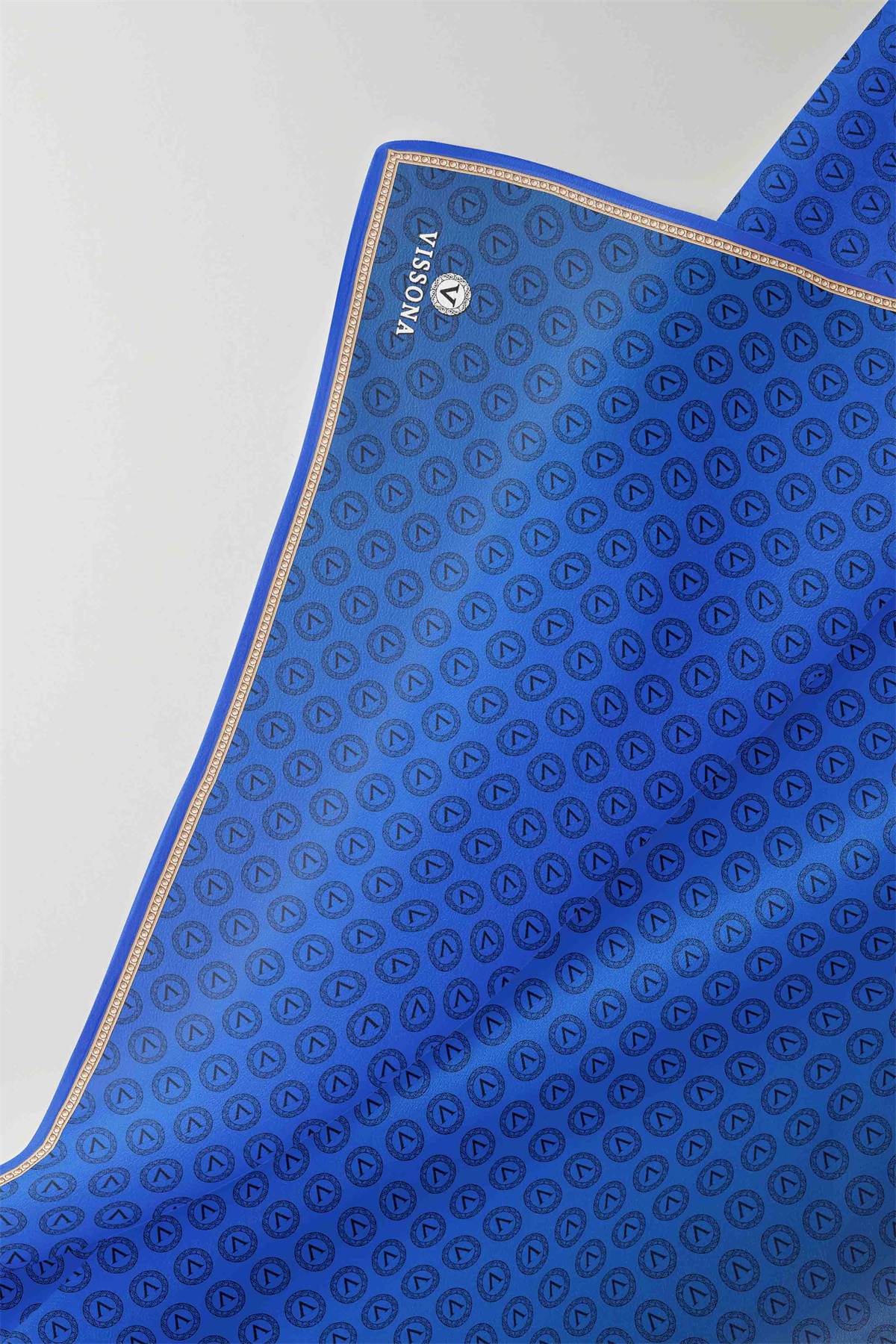 %100 Twill İpek Monogram Desenli Saks Renkli 90x90 Eşarp Dikim Şekli : El Dikişi