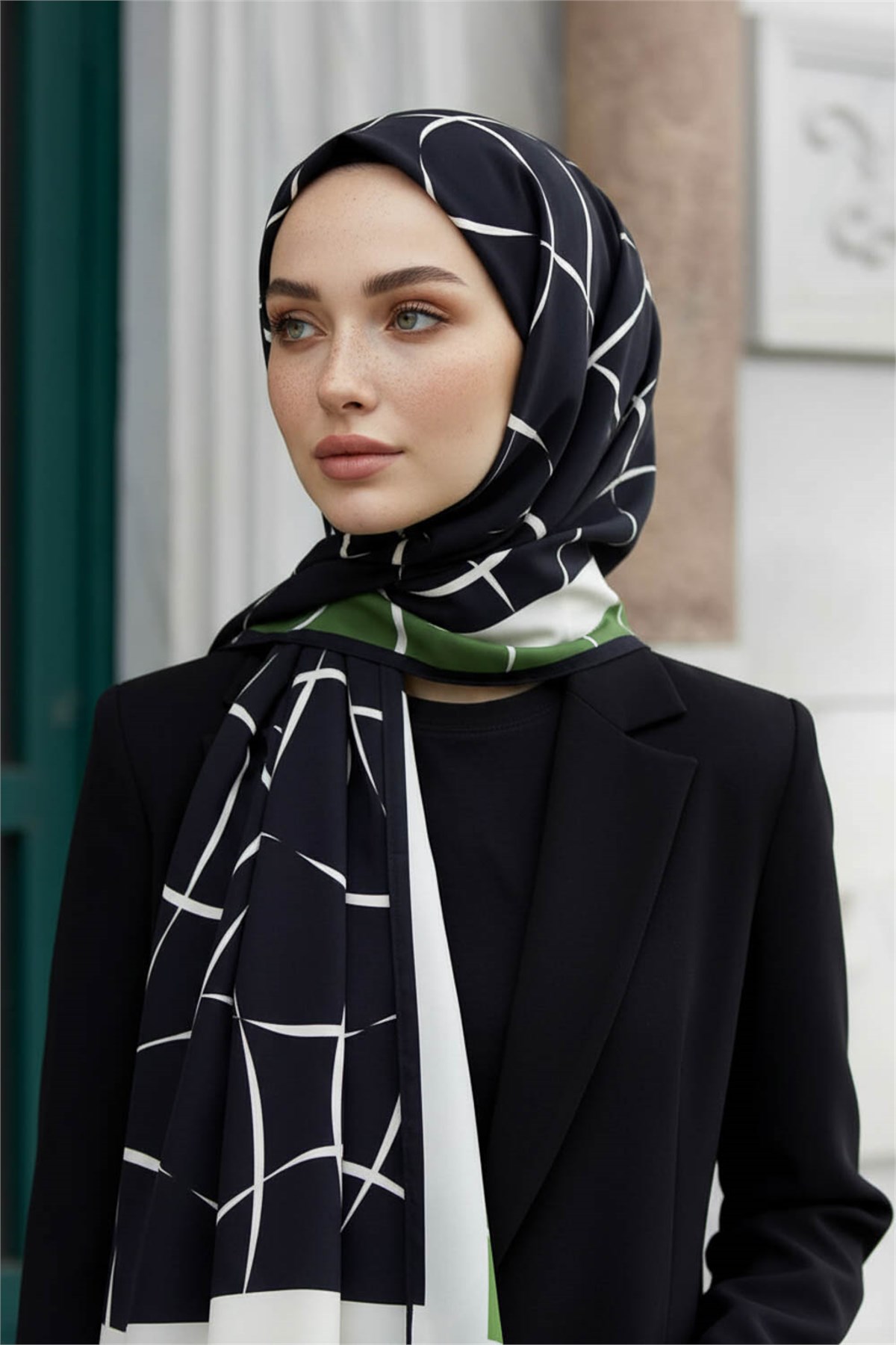 KREP ÇİZGİLİ DESENLİ ZÜMRÜT YEŞİLİ RENKLİ 75X195 KIRIŞMAZ ŞAL