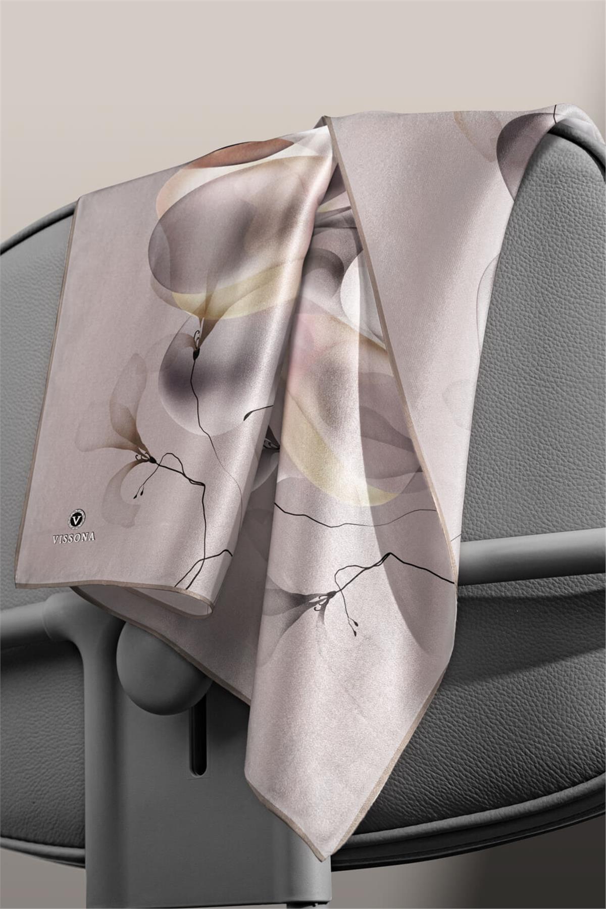 %100 Twill İpek Büyük Çiçek Desenli Vizon - Krem Renkli 90x90 Eşarp Dikim Şekli : El Dikişi