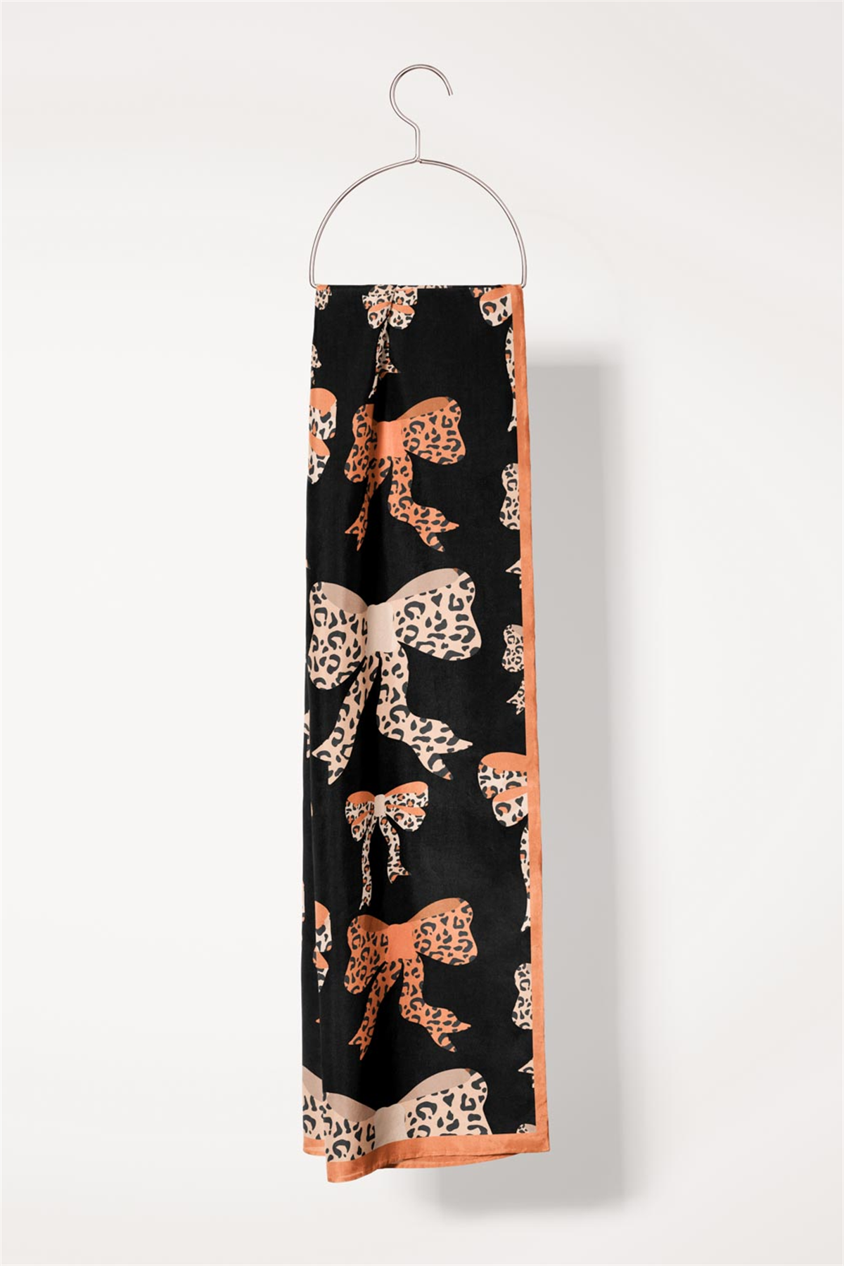 SATEN İPEK LEOPAR FİYONK DESENLİ KADIN FULAR