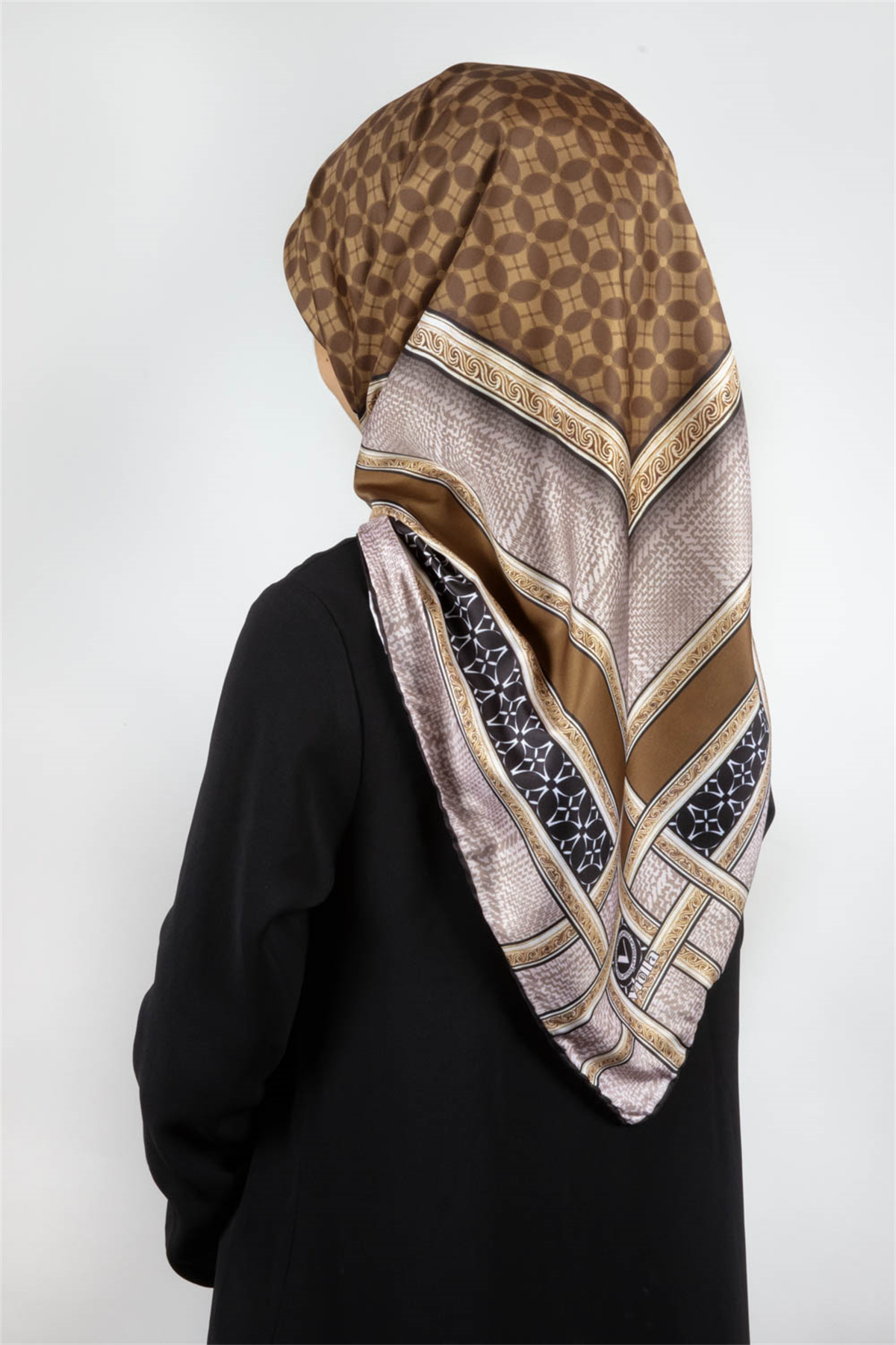 Twill Gold Bordürlü Geometrik Desenli Hardal Renkli 90x90 Eşarp (İpek İçermez) Kenar Dikiş Şekli El Dikişli